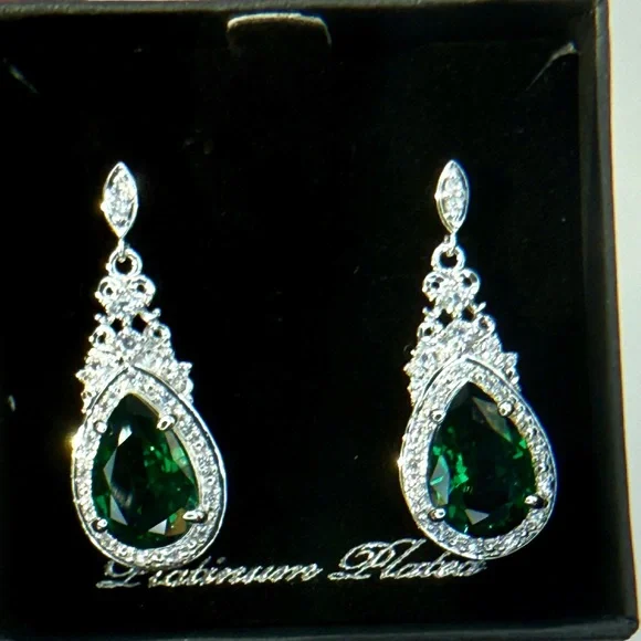 NWT Simulated Emerald, Simulated Diamond Earrings in Silvertone 6.20 ctw NW Box - Picture 5 of 13